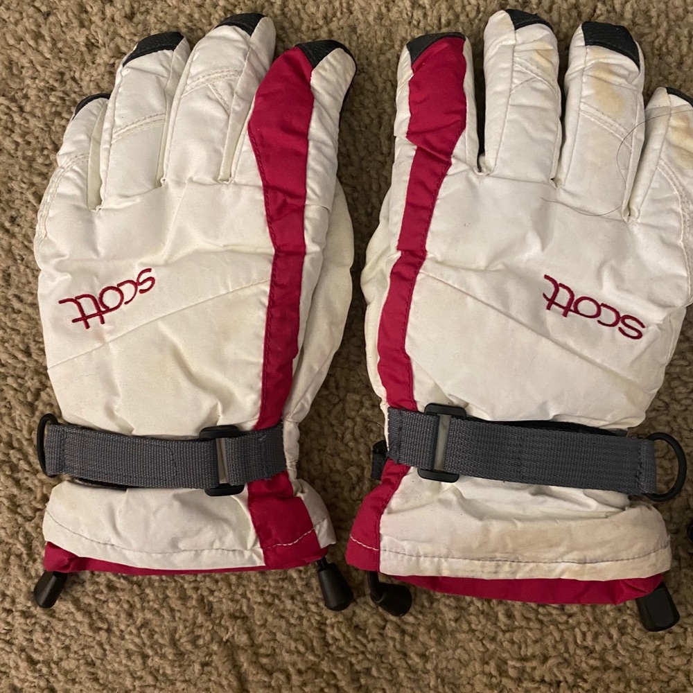 Women’s Small Snow & Snowboarding Gloves Bundle